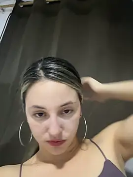 Snapshot of lriana_miller chatting on March 4, 2026, 11:44 pm lriana miller online show from March 4, 2026, 11:44 pm