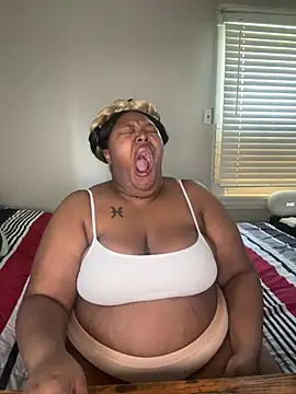 Chocolatebunnyxx96 online show from April 2, 2026, 6:38 pm