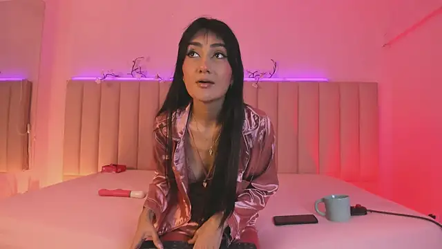 Denightjones online show from April 14, 2026, 3:23 am