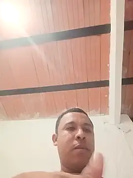 Snapshot of Ellatin15 chatting on March 4, 2026, 12:27 am Ellatin15 online show from March 4, 2026, 12:27 am