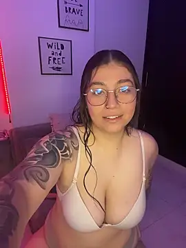 soffmoon online show from January 16, 2026, 3:21 am