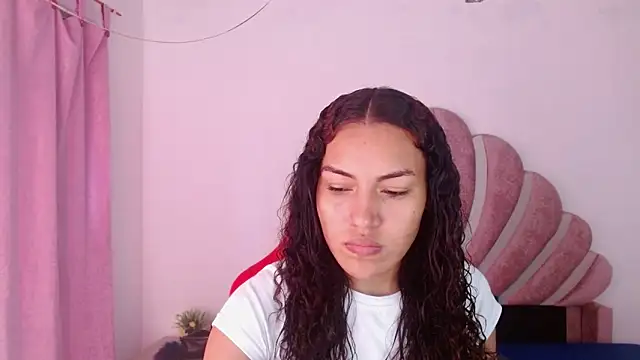 Naya  fox723 online show from February 9, 2026, 5:39 pm