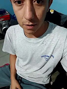 Hxzelmxnix online show from January 6, 2026, 7:50 pm