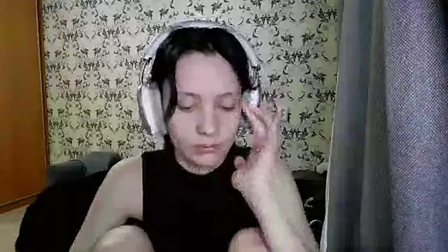 LxayBloom online show from March 4, 2026, 11:38 am