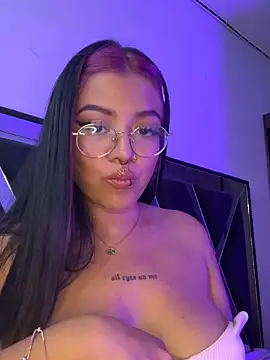 queen of you heart online show from March 4, 2026, 10:05 pm