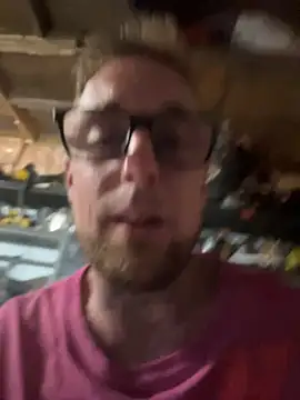 WIDBIGWHITECOCK online show from May 17, 2026, 5:05 am