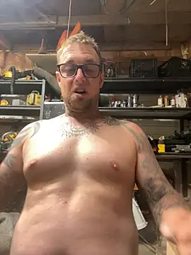 WIDBIGWHITECOCK online show from June 7, 2026, 2:48 am