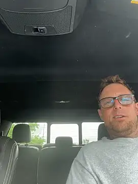 WIDBIGWHITECOCK online show from June 7, 2026, 5:16 pm