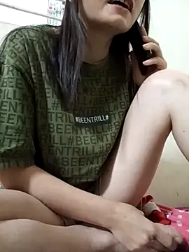 yumyum112 online show from February 12, 2026, 12:44 pm