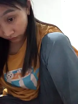 yumyum112 online show from February 15, 2026, 1:57 am