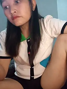 yumyum112 online show from February 16, 2026, 2:02 pm