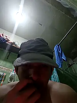 paladito01 online show from April 3, 2026, 8:51 pm