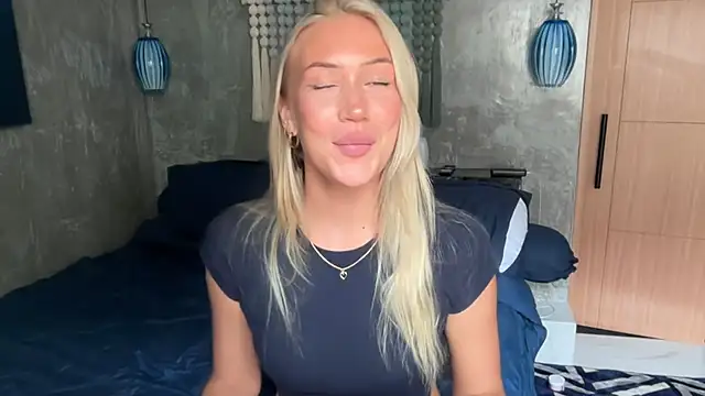 Snapshot of livsslife chatting on February 24, 2026, 3:15 am livsslife online show from February 24, 2026, 3:15 am