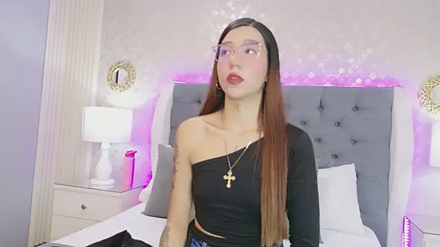 VioletFroost online show from March 11, 2026, 7:20 pm