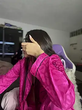 Stormi th online show from April 3, 2026, 3:37 am