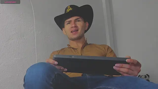 camilo model online show from June 6, 2026, 9:19 pm