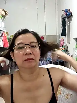 Snapshot of Olivia_74 chatting on February 13, 2026, 3:30 pm Olivia 74 online show from February 13, 2026, 3:30 pm