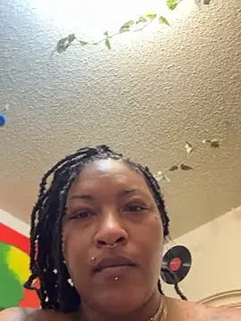 Snapshot of Egyptian_reign chatting on January 5, 2026, 7:06 pm Egyptian reign online show from January 5, 2026, 7:06 pm