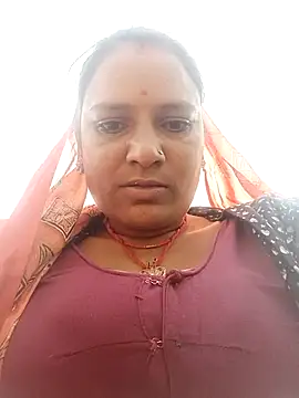 Hot hiuj online show from February 10, 2026, 7:23 am