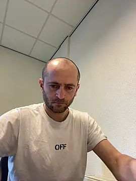 Majestik1 online show from April 19, 2026, 12:48 pm