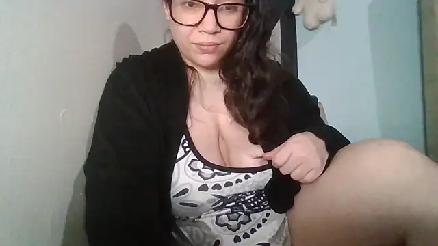 bellakay19 online show from March 12, 2026, 7:42 pm