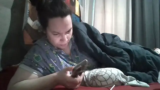 bellakay19 online show from April 3, 2026, 2:48 pm