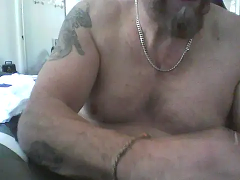 loudandproud online show from June 1, 2026, 1:18 am
