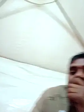 XXBBWW-1993 online show from February 3, 2026, 12:31 am