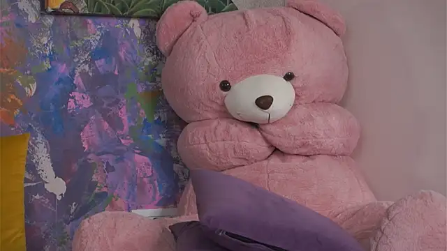 Ava Solis online show from April 5, 2026, 7:33 pm