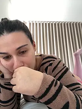 joanaguerreiru online show from March 21, 2026, 3:48 pm