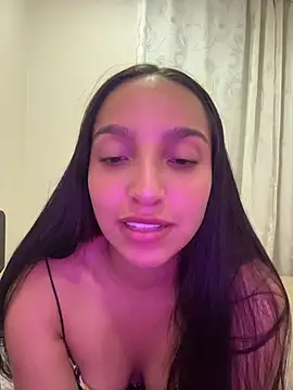 Snapshot of Eve_Ritz chatting on April 22, 2026, 4:37 am Eve Ritz online show from April 22, 2026, 4:37 am