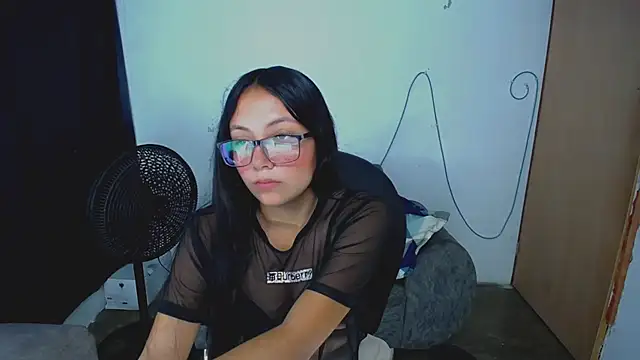 Snapshot of Julieta_26_ chatting on February 5, 2026, 1:38 pm Julieta 26 online show from February 5, 2026, 1:38 pm