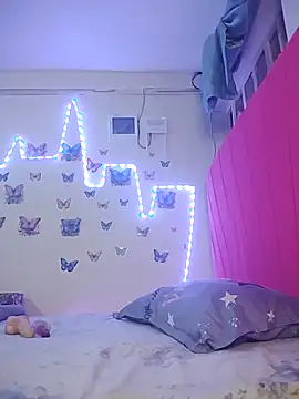 smily sophia online show from April 19, 2026, 1:43 pm