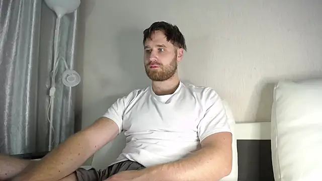 LorenzoLux online show from October 12, 2025, 5:45 pm