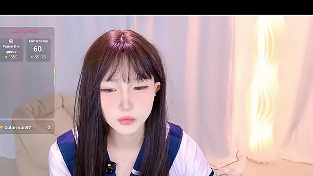 Snapshot of YE_Zi_ chatting on January 13, 2026, 5:24 am YE Zi online show from January 13, 2026, 5:24 am