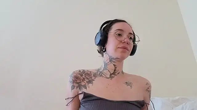 Dirty Pink online show from June 8, 2026, 8:48 am