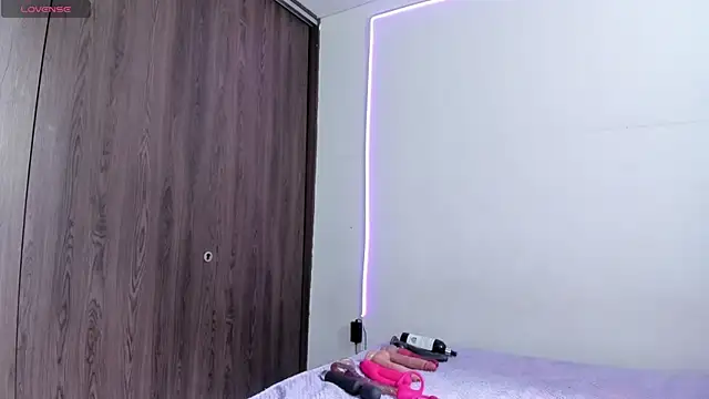 maazikeenx online show from April 10, 2026, 2:11 pm