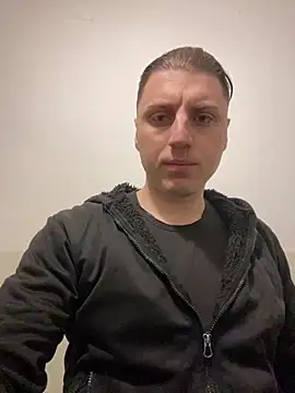 allee2206 online show from February 28, 2026, 5:52 am