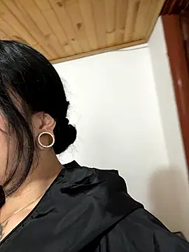 Snapshot of Baddest_Katt chatting on January 15, 2026, 1:05 pm Baddest Katt online show from January 15, 2026, 1:05 pm