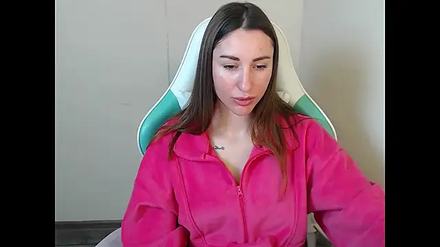 Snapshot of cammila_horn chatting on March 2, 2026, 7:15 am cammila horn online show from March 2, 2026, 7:15 am