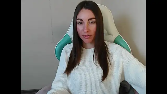 cammila horn online show from April 24, 2026, 5:21 am