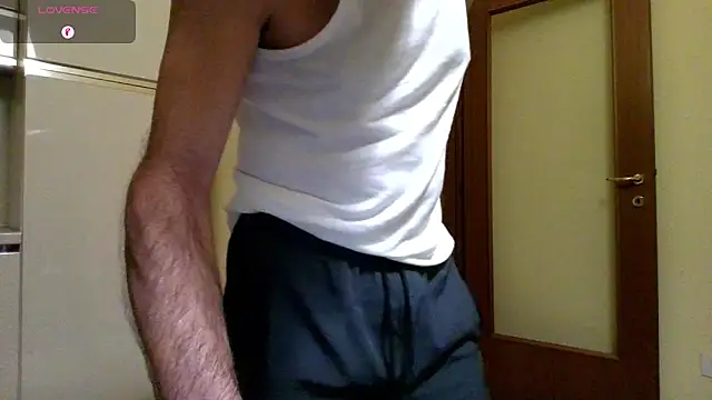 Snapshot of Ele7b5 chatting on May 10, 2026, 8:58 pm Ele7b5 online show from May 10, 2026, 8:58 pm
