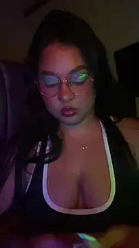 Snapshot of Isabella_Belmont chatting on April 22, 2026, 9:11 am Isabella Belmont online show from April 22, 2026, 9:11 am