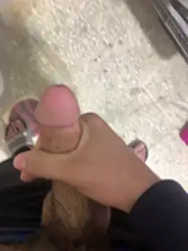 Wassimdz410 online show from April 19, 2026, 8:33 pm