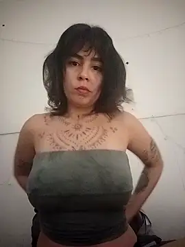 betty amorosa online show from April 7, 2026, 2:01 am