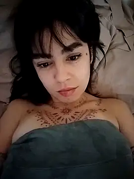 betty amorosa online show from April 12, 2026, 8:03 pm