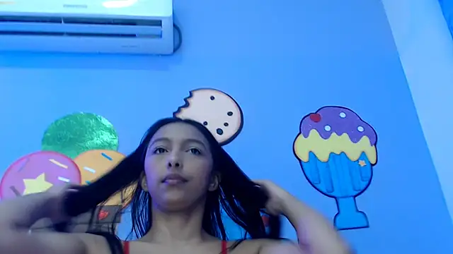 Snapshot of skinnysexzara18 chatting on February 14, 2026, 2:08 am skinnysexzara18 online show from February 14, 2026, 2:08 am