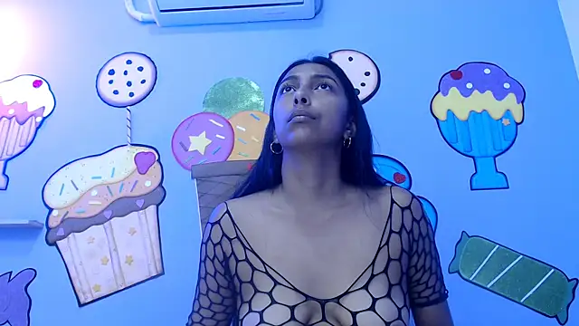 Snapshot of skinnysexzara18 chatting on March 2, 2026, 5:19 am skinnysexzara18 online show from March 2, 2026, 5:19 am