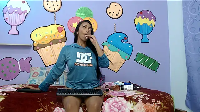 Snapshot of skinnysexzara18 chatting on March 12, 2026, 1:23 am skinnysexzara18 online show from March 12, 2026, 1:23 am