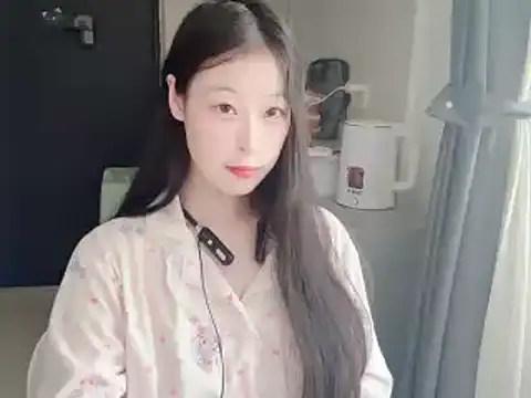 Hanhan-MM online show from January 12, 2026, 12:49 am